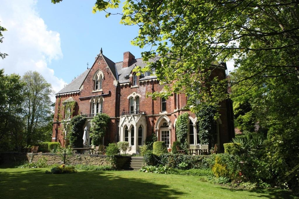 Cliff Lawn Hotel Leeds  Exterior photo