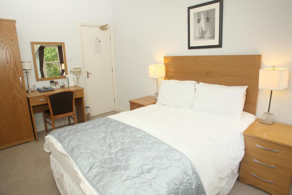 Cliff Lawn Hotel Leeds  Room photo