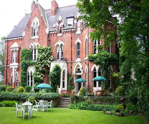 Cliff Lawn Hotel Leeds  Exterior photo