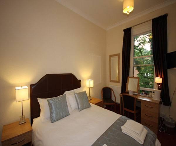Cliff Lawn Hotel Leeds  Exterior photo