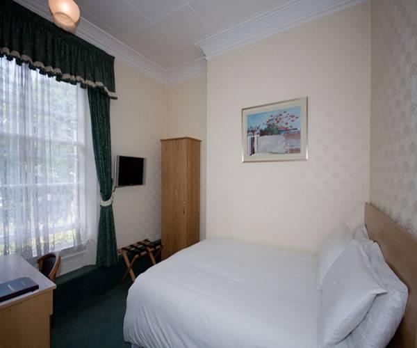 Cliff Lawn Hotel Leeds  Exterior photo
